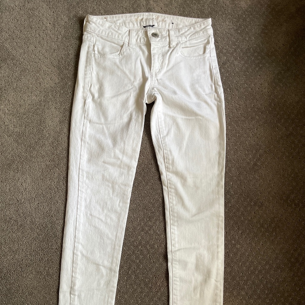 White straight-Leg Jeans